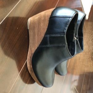 Dr. Scholls black leather booties